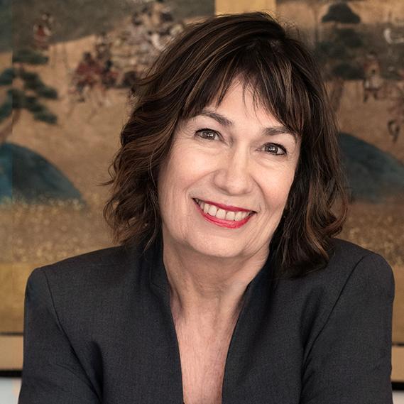 Leslie Davenport headshot