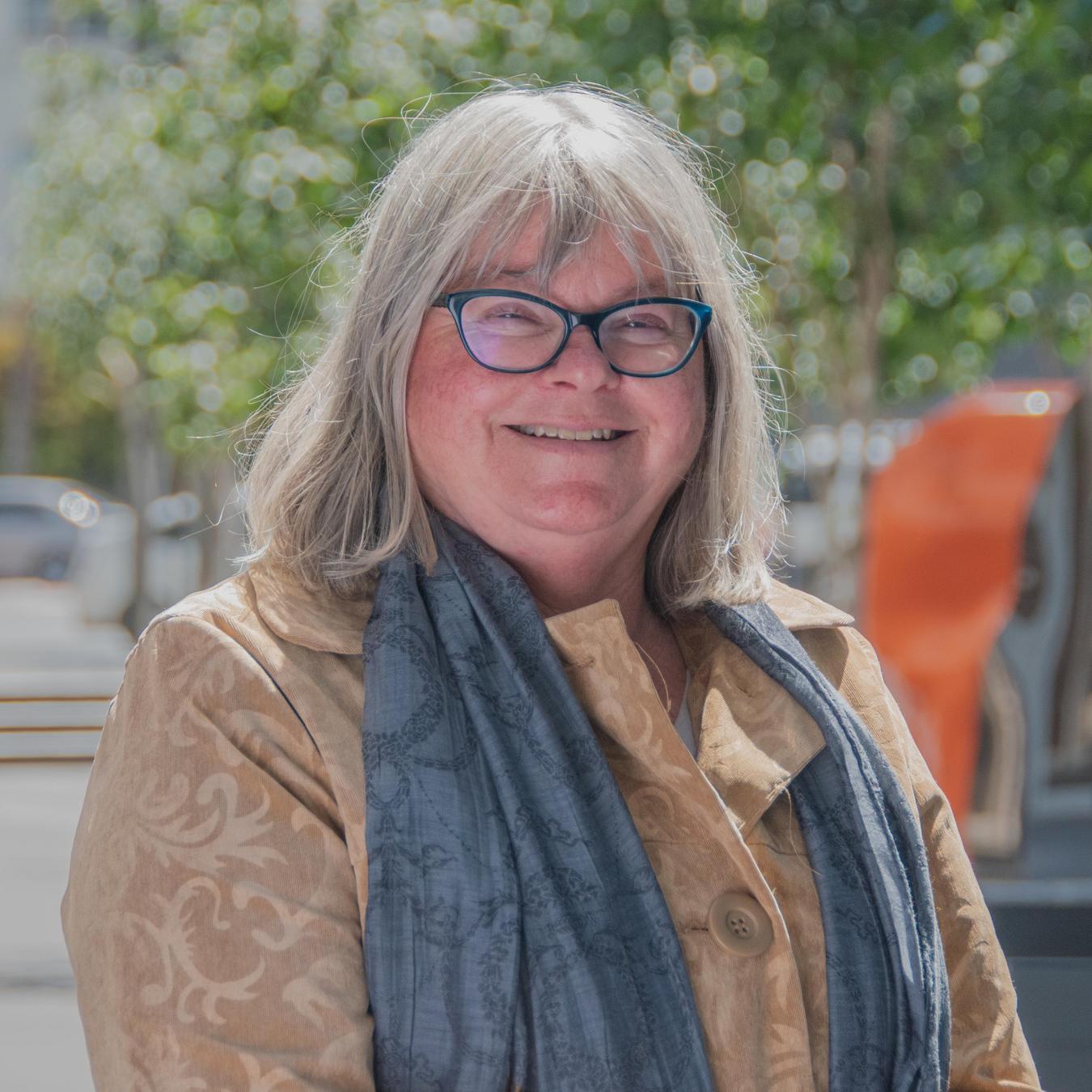 Headshot of Cindy Shearer