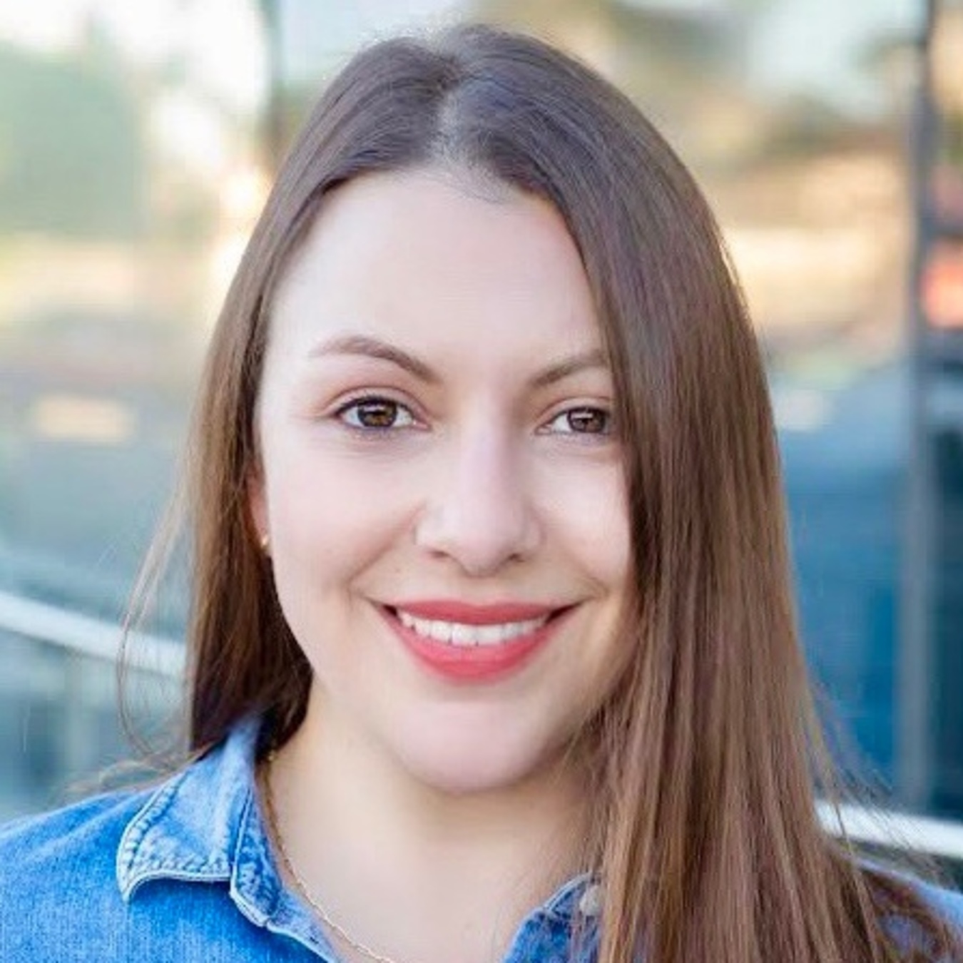 Headshot of Lauren Cona