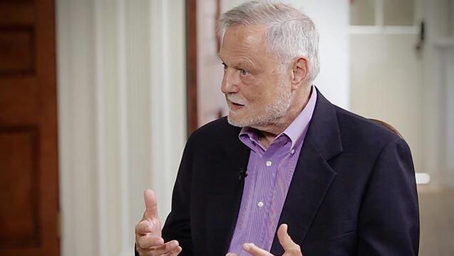 Headshot of Duane Elgin