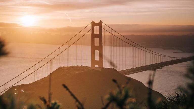 Golden Gate Bridge with a foggy sunlit horizon by Kehn Hermano on Pexels