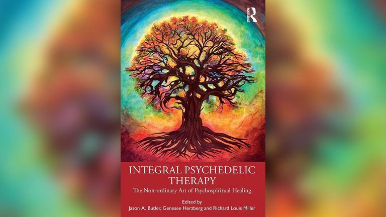 Cover of the book Integral Psychedelic Therapy with a rainbow tree