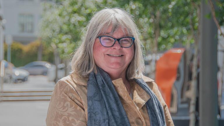 Headshot of Cindy Shearer