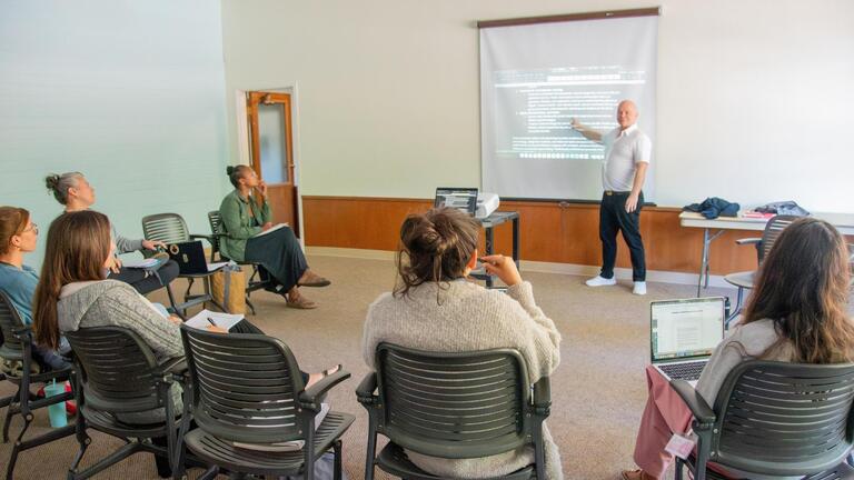 Chris Walling teaching a research psychology class
