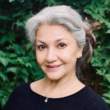 Dawn DeCunha headshot